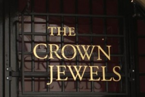 watermarkThe-crown-jewels-570x380